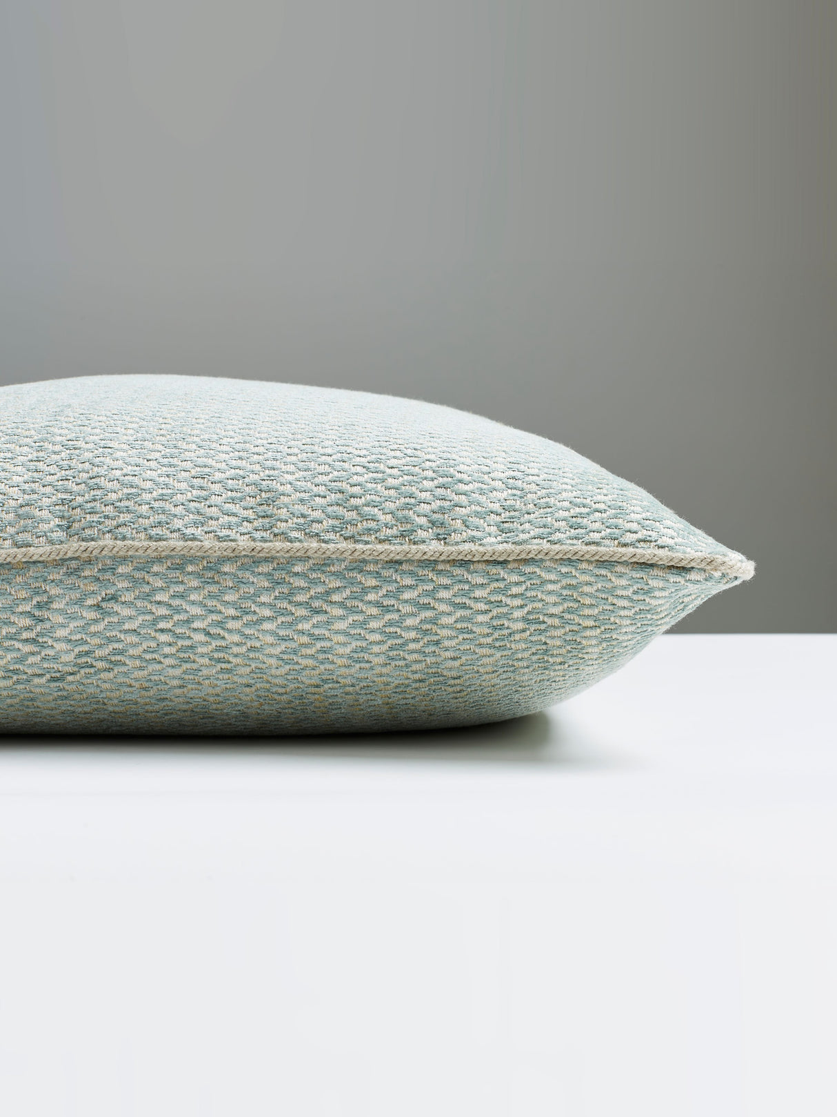 Scalamandre SC 0002CORTNPILL CORTONA CHENILLE PILLOW - Pillo