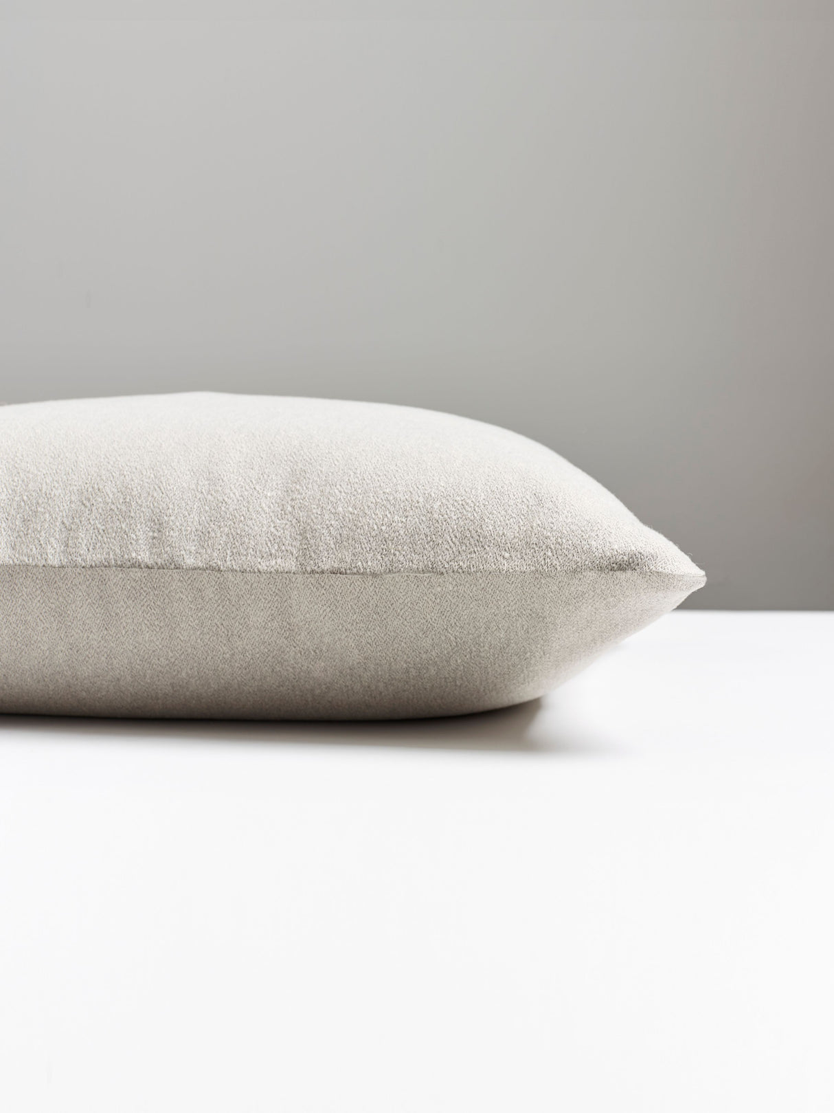 Scalamandre SC 0002DAPPPILL DAPPER FLANNEL PILLOW - Pillow C