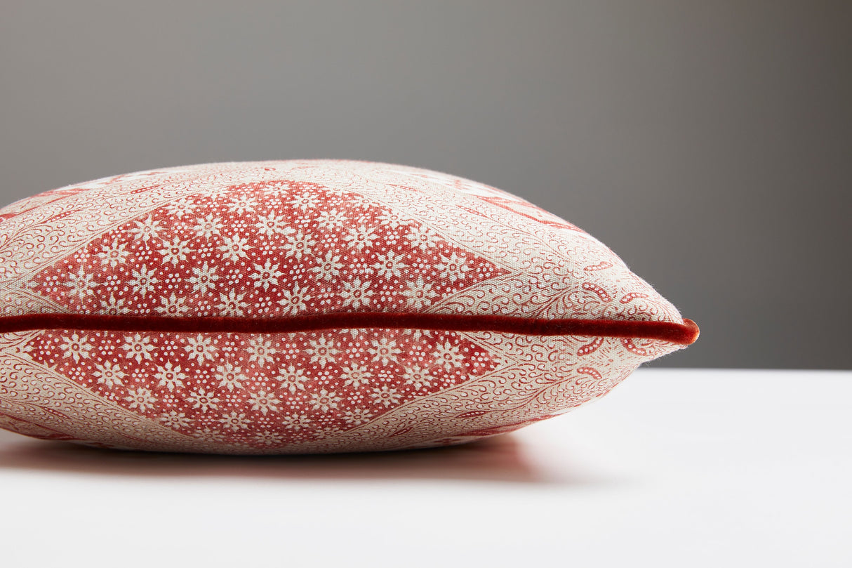 Scalamandre SC 0002LFARRPILL FARRAH PRINT PILLOW - Pillow Co