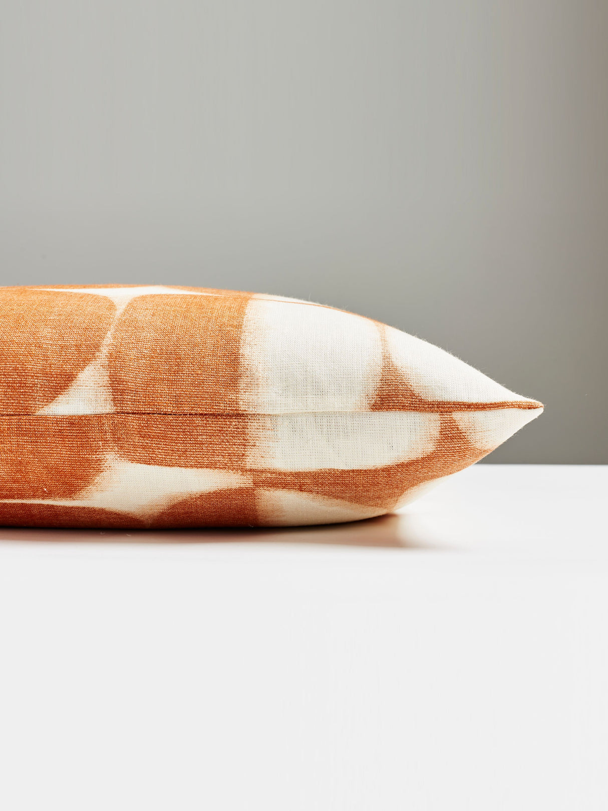 Scalamandre SC 0002RIFTPILL RIFT LINEN PRINT PILLOW - Pillow