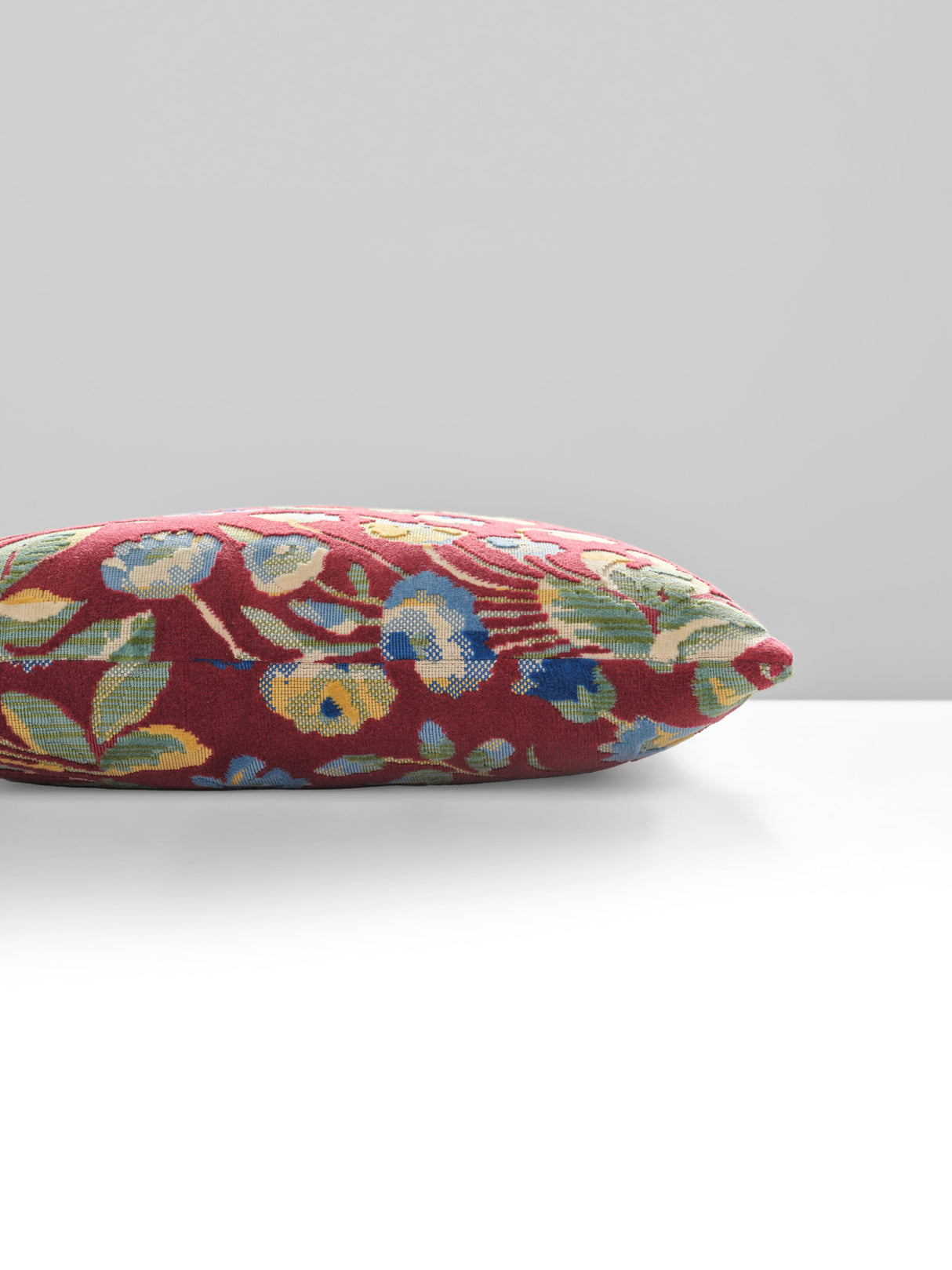 Scalamandre SC 0002SDDK27328 MILLEFLEUR VELVET PILLOW - Pill