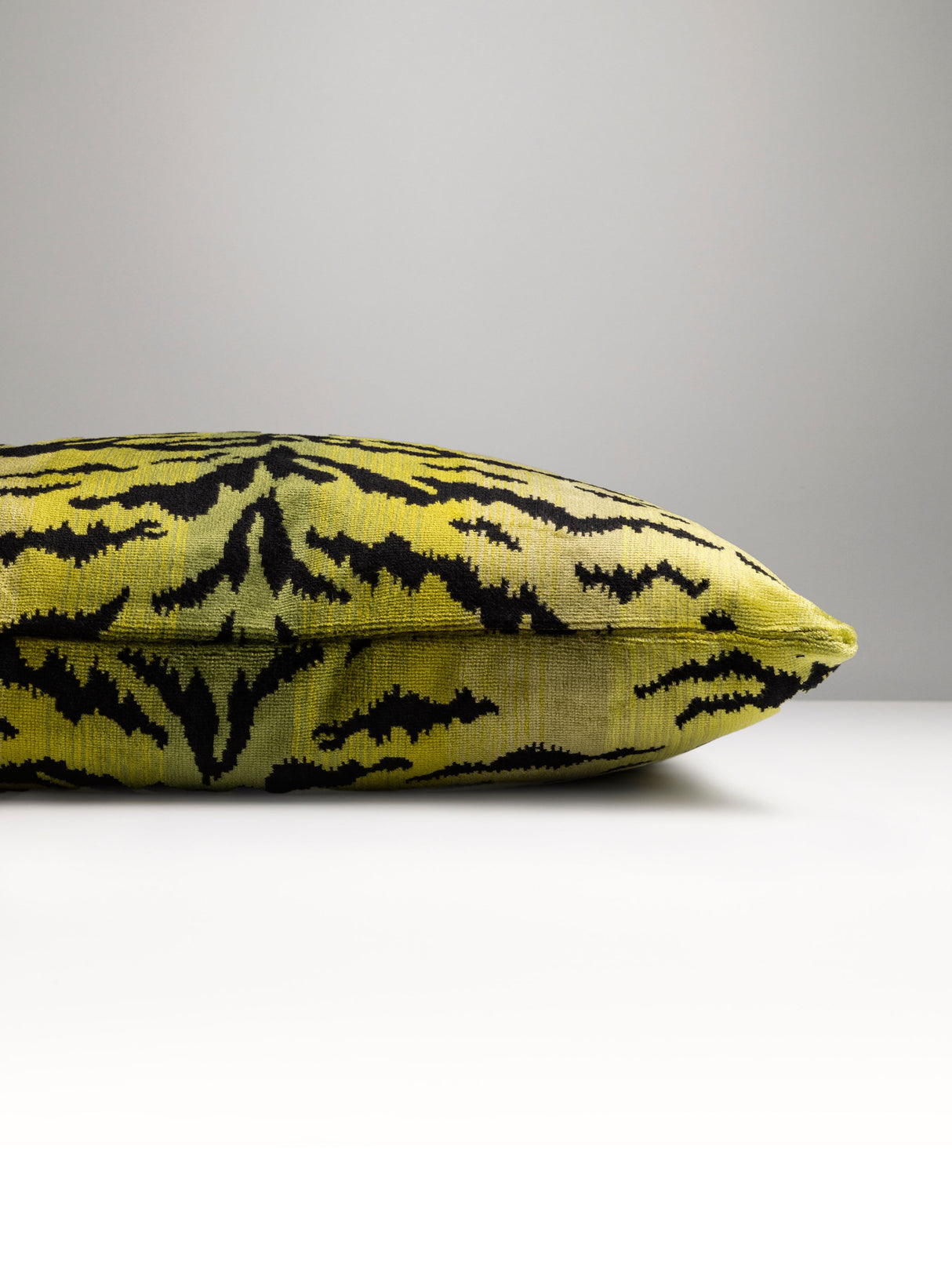 Scalamandre SC 0002TIGRPILL TIGRE PILLOW - Pillow Collection