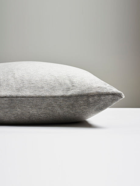 Scalamandre SC 0003BAYPILL BAY VELVET OUTDOOR PILLOW - Pillo