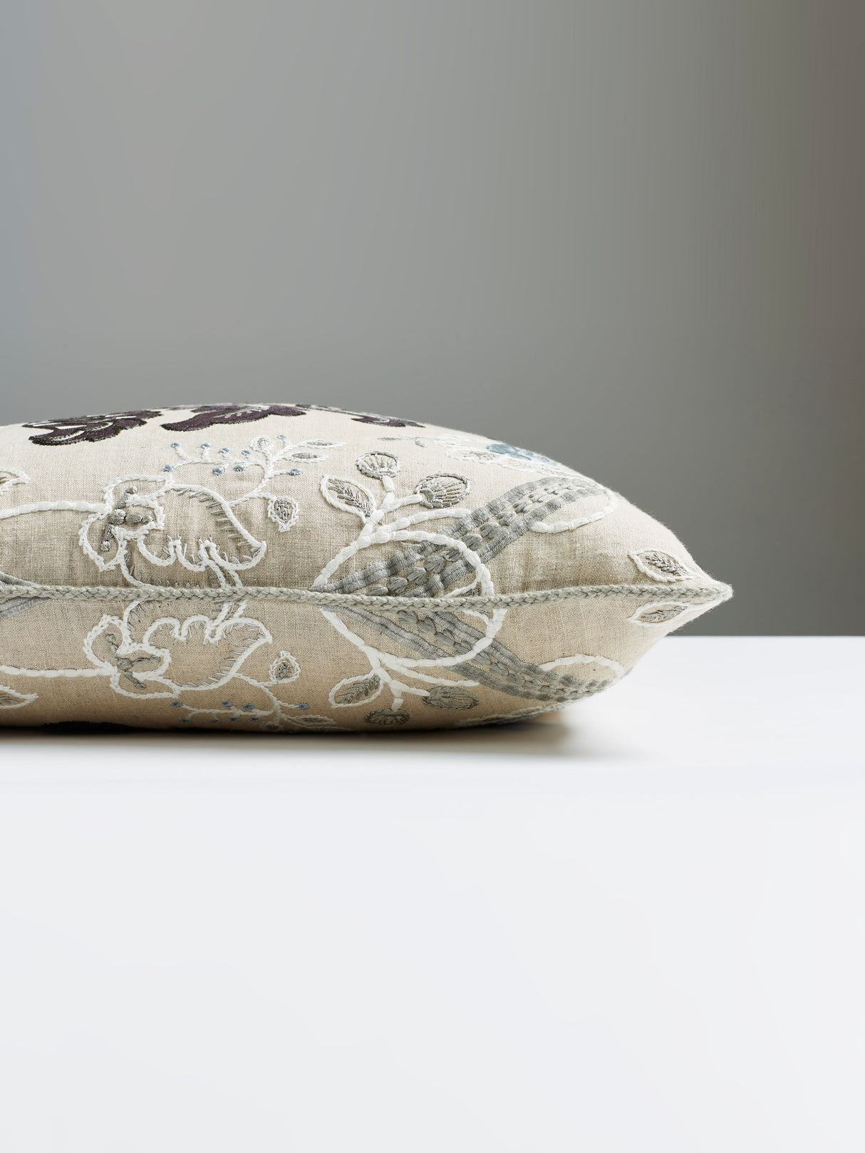 Scalamandre SC 0003ISABPILL ISABELLA EMBROIDERY PILLOW - Pil