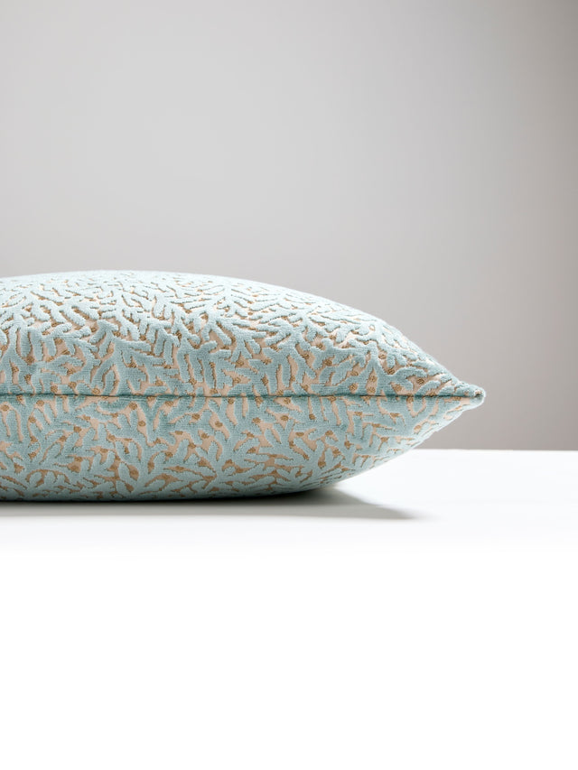 Scalamandre SC 0003SDDK27077 CORALLINA VELVET PILLOW - Pillo