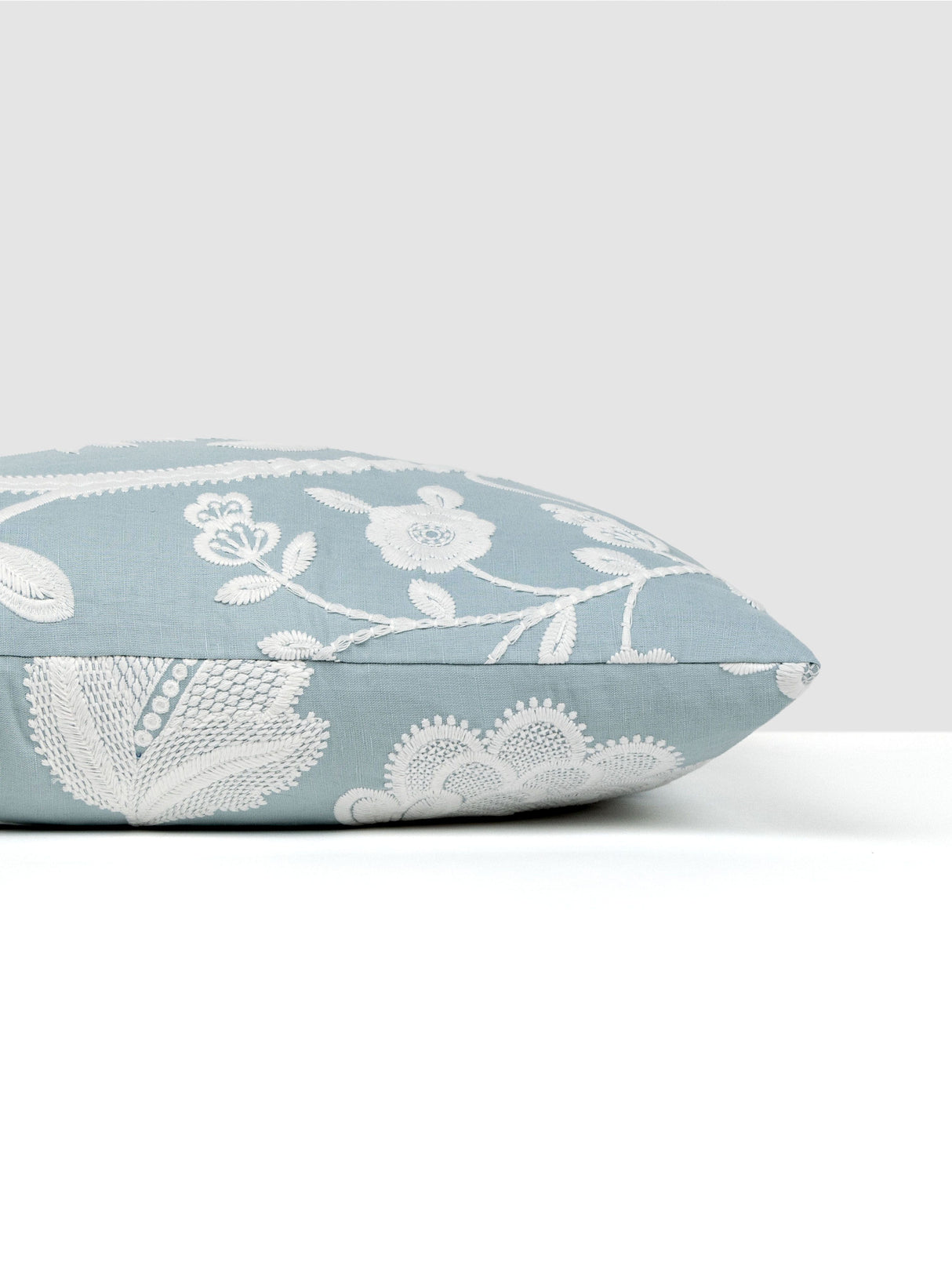 Scalamandre SC 0003SDDK27151 KENSINGTON EMBROIDERY PILLOW - 