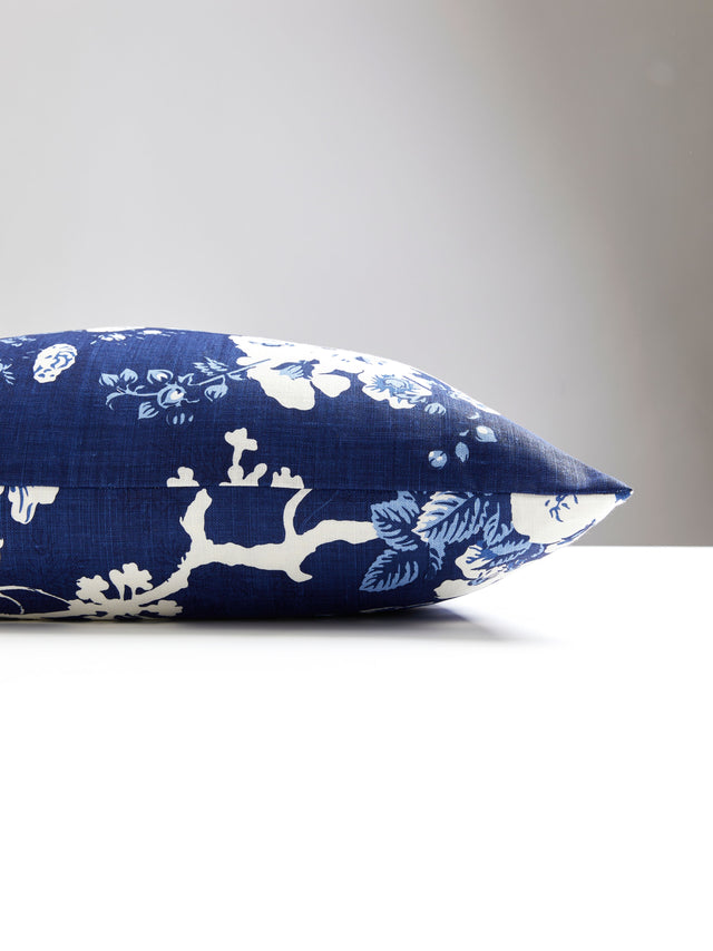 Scalamandre SC 0004ASCLPILL ASCOT LINEN PRINT PILLOW - Pillo