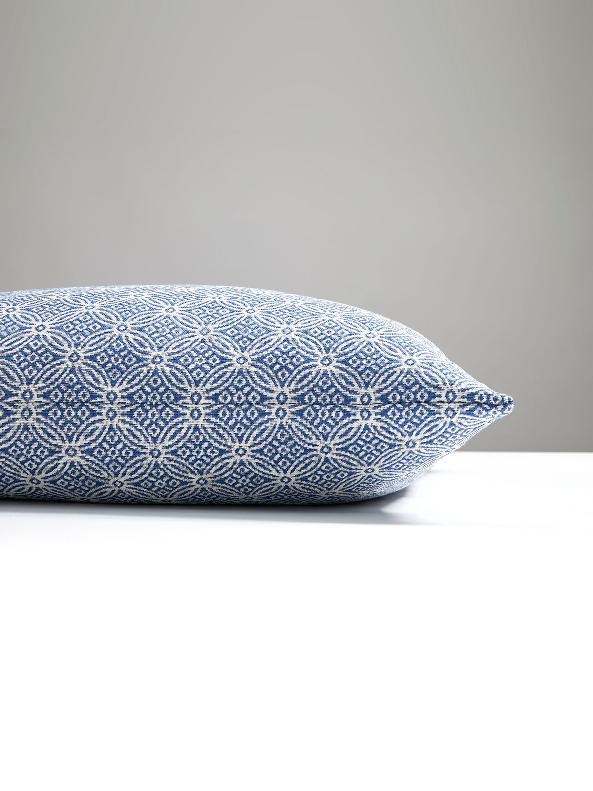 Scalamandre SC 0004CAPEPILL CAPE MAY OUTDOOR PILLOW - Pillow