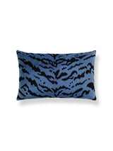 Scalamandre SC 0004MBDK26167 TIGRE/VELVET LUMBAR PILLOW - Pi