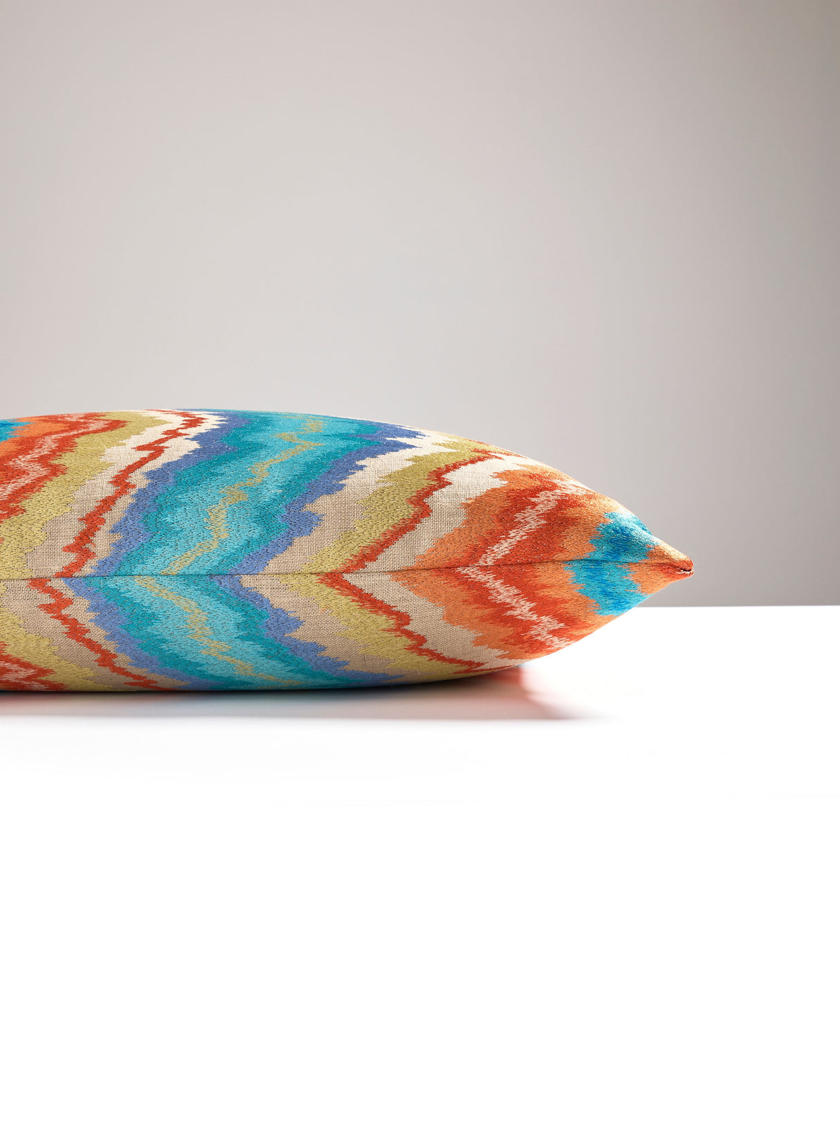 Scalamandre SC 0004SDDK27096 BERGAMO EMBROIDERY PILLOW - Pil