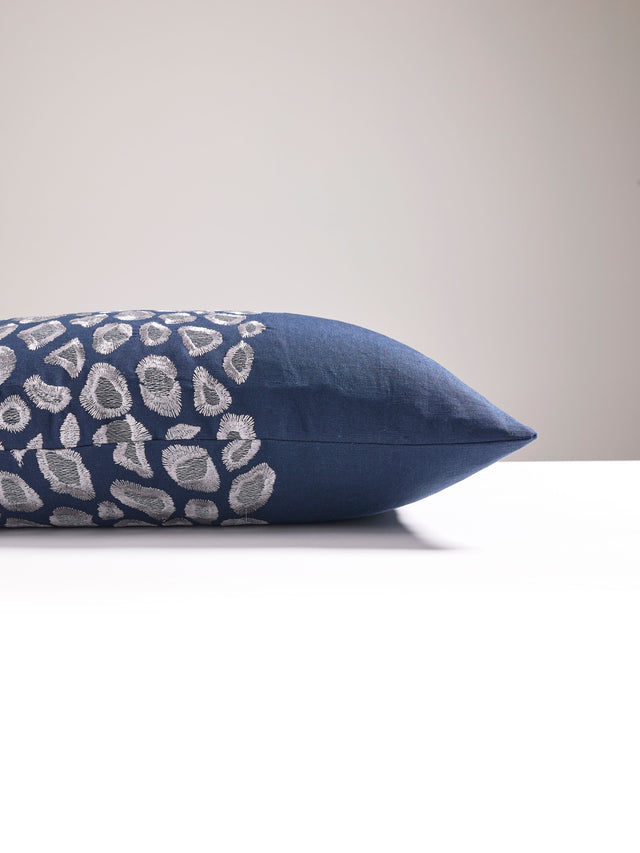 Scalamandre SC 0004SDDK27255 CATWALK EMBROIDERY PILLOW - Pil