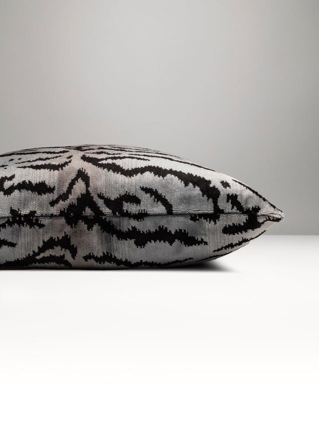 Scalamandre SC 0005TIGRPILL TIGRE PILLOW - Pillow Collection