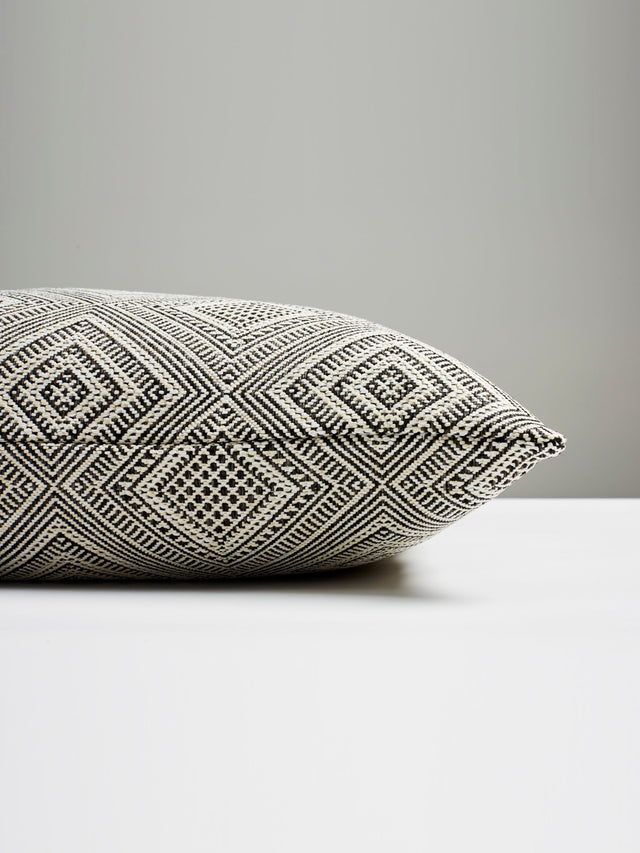 Scalamandre SC 0006ANTGPILL ANTIGUA WEAVE OUTDOOR PILLOW - P