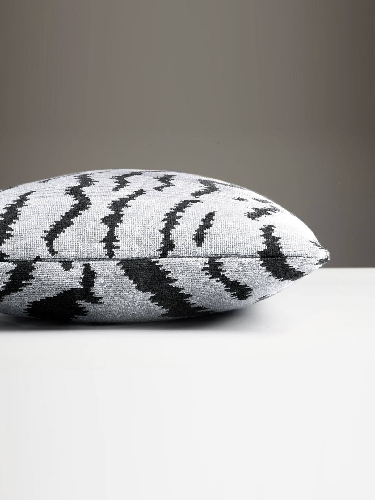 Scalamandre SC 0006LTIGRPILL TIGRE LUMBAR PILLOW - Pillow Co