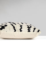 Scalamandre SC 0006MBDK26167 TIGRE/VELVET LUMBAR PILLOW - Pi