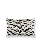Scalamandre SC 0006MBDK26167 TIGRE/VELVET LUMBAR PILLOW - Pi