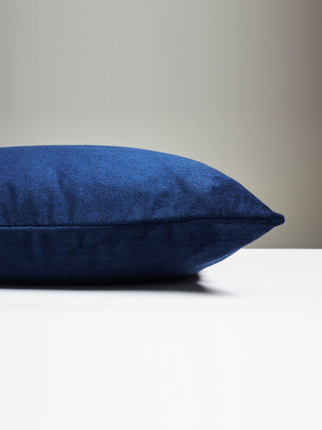 Scalamandre SC 0007BAYPILL BAY VELVET OUTDOOR PILLOW - Pillo