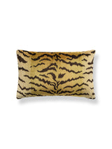 Scalamandre SC 0007MBDK26167 TIGRE/VELVET LUMBAR PILLOW - Pi