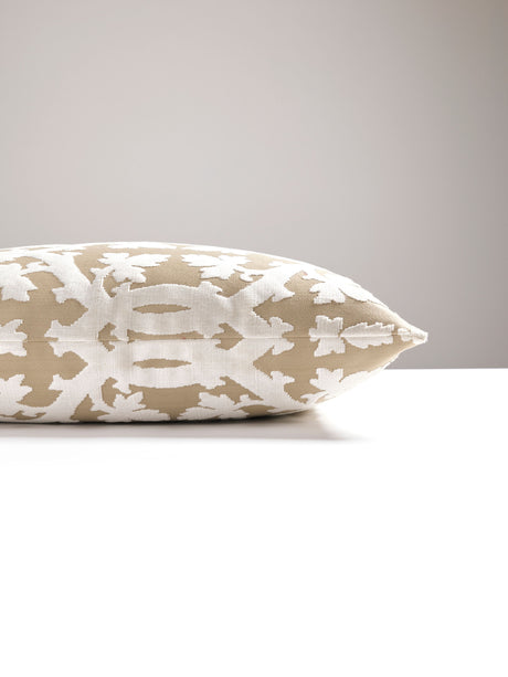 Scalamandre SC 0013SDDK26690 FALK MANOR HOUSE PILLOW - Pillo