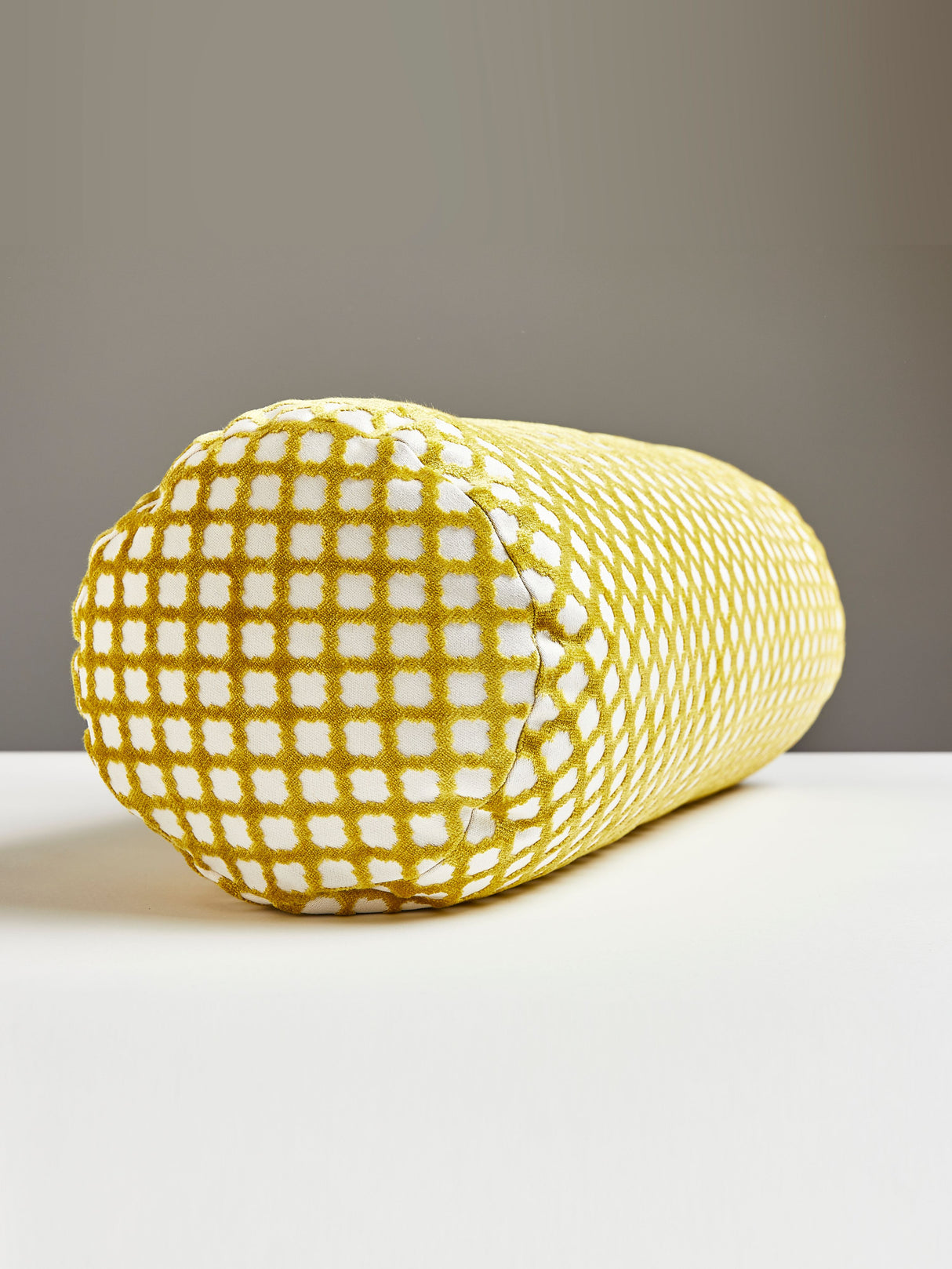 Scalamandre SC 0020BPOMFPILL POMFRET PILLOW - Pillow Collect