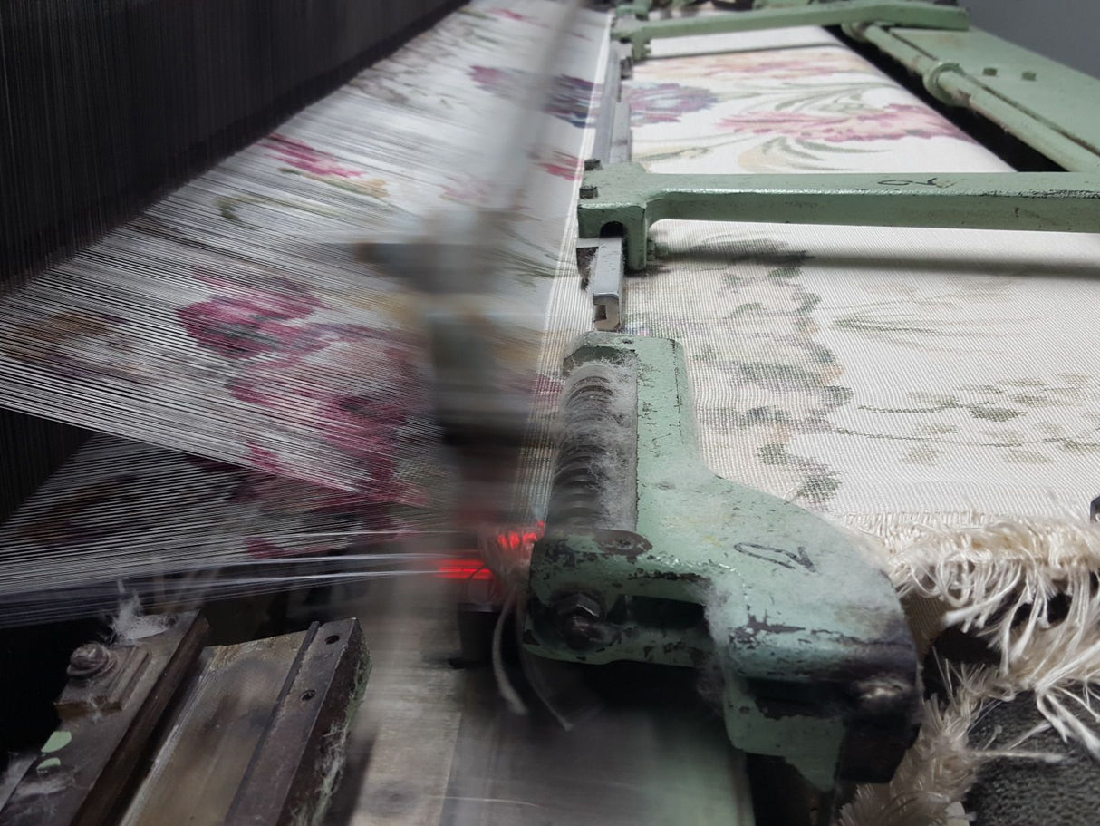 Scalamandre SC 000216585 PORCELAIN SOMERSET SILK WARP PRINT Fabric - Eade's Wallpaper