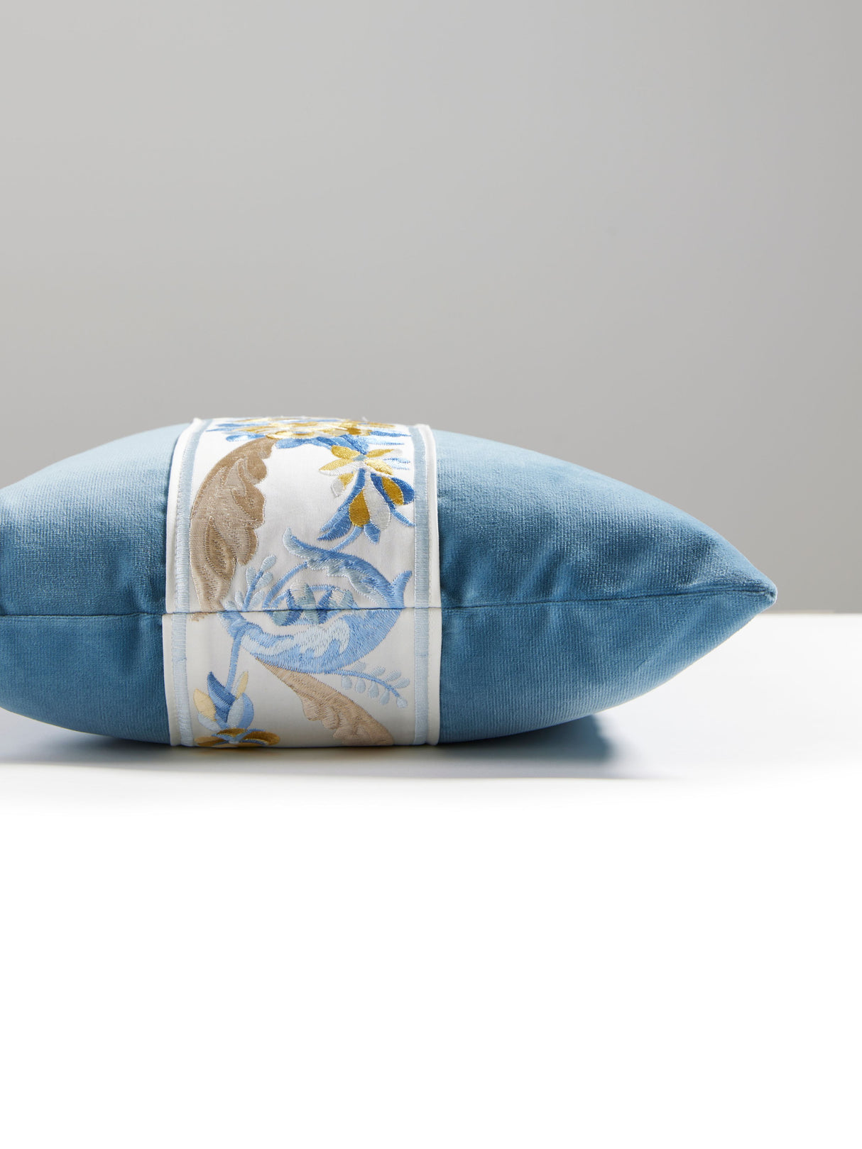 Scalamandre SC 2107LBDTT3342 REINE/LINLEY LUMBAR PILLOW - Pi