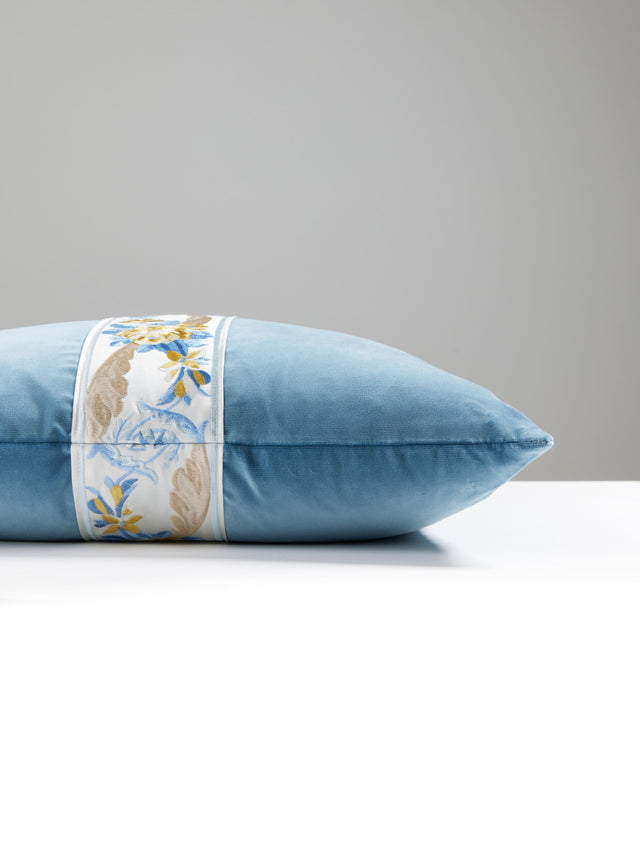 Scalamandre SC 2107SDDTT3342 REINE/LINLEY VELVET PILLOW - Pi