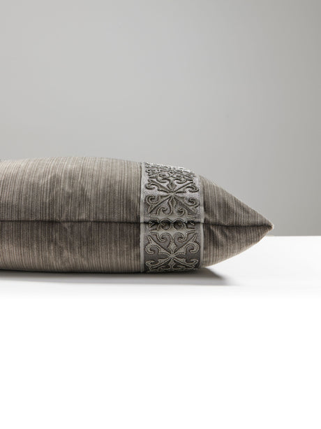 Scalamandre SC 3015SDDTT3337 SAXONY/STRIE VELVET PILLOW - Pi