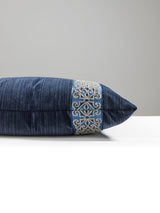 Scalamandre SC 4006SDDTT3337 SAXONY/STRIE VELVET PILLOW - Pi