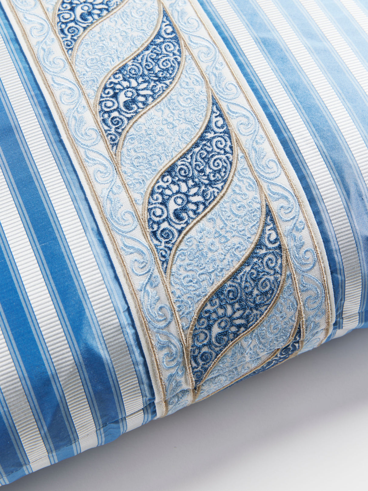 Scalamandre SC 4029SDDTT3340 PAISLEY/SHIRRED STRIPE PILLOW -