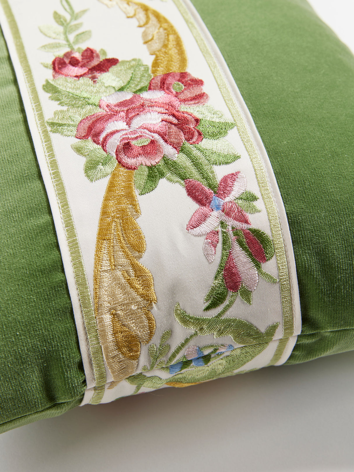 Scalamandre SC 4425LBDTT3342 REINE/LINLEY LUMBAR PILLOW - Pi