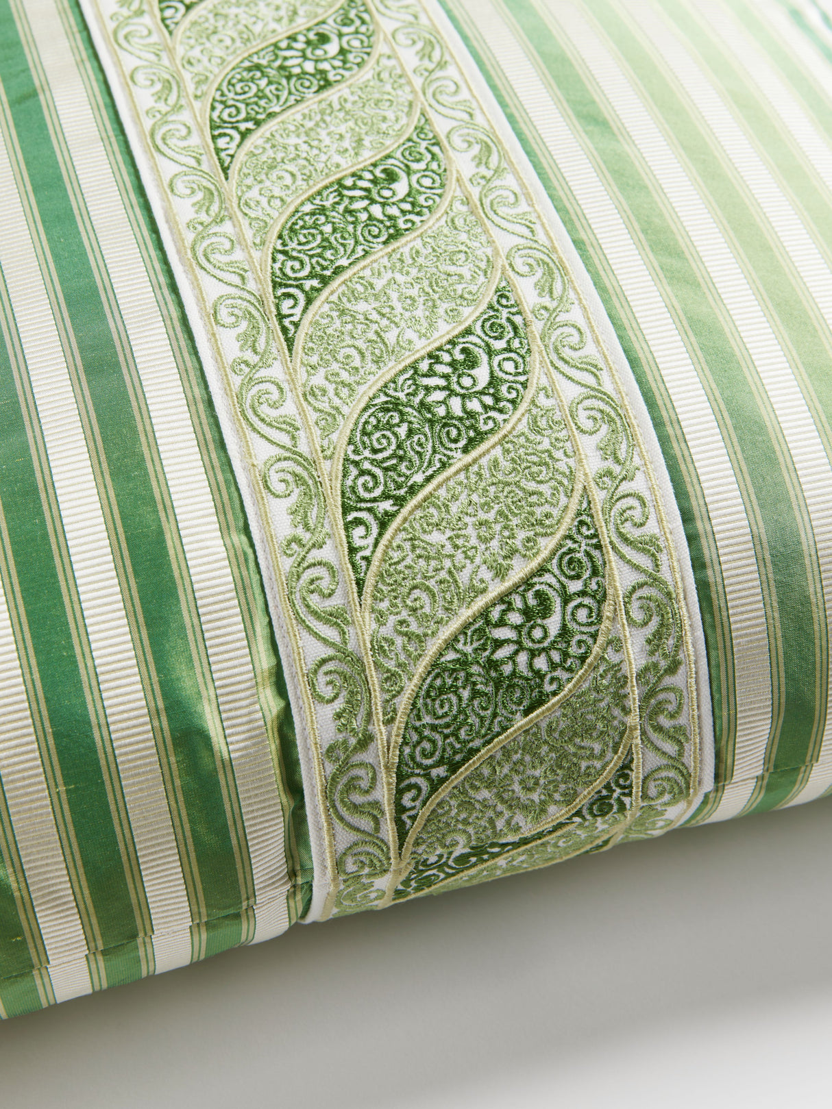 Scalamandre SC 5030SDDTT3340 PAISLEY/SHIRRED STRIPE PILLOW -