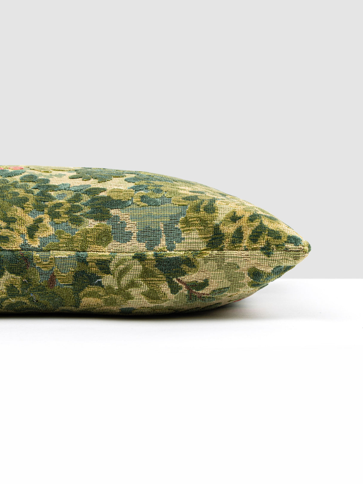 Scalamandre SY 0001SDDK1606 BOIS DE FLANDRE PILLOW - Pillow 