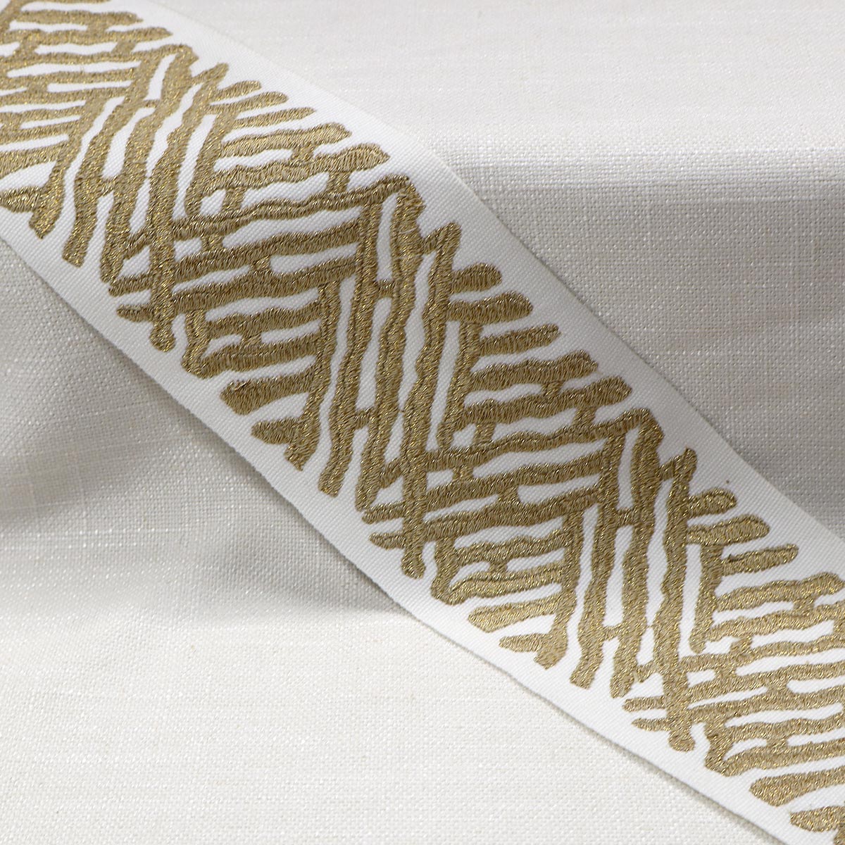 Eade’s TRELLI EMB TAPE NUGGET NUGGET