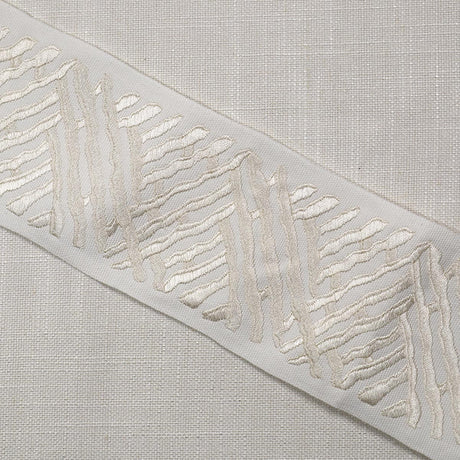 Eade’s TRELLI EMB TAPE PEARL PEARL