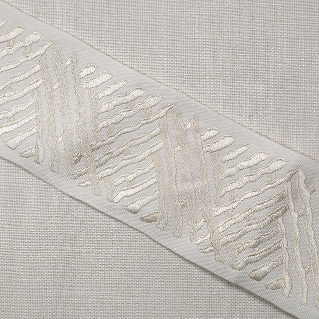 Eade’s TRELLI EMB TAPE PEARL PEARL