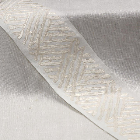 Eade’s TRELLI EMB TAPE PEARL PEARL