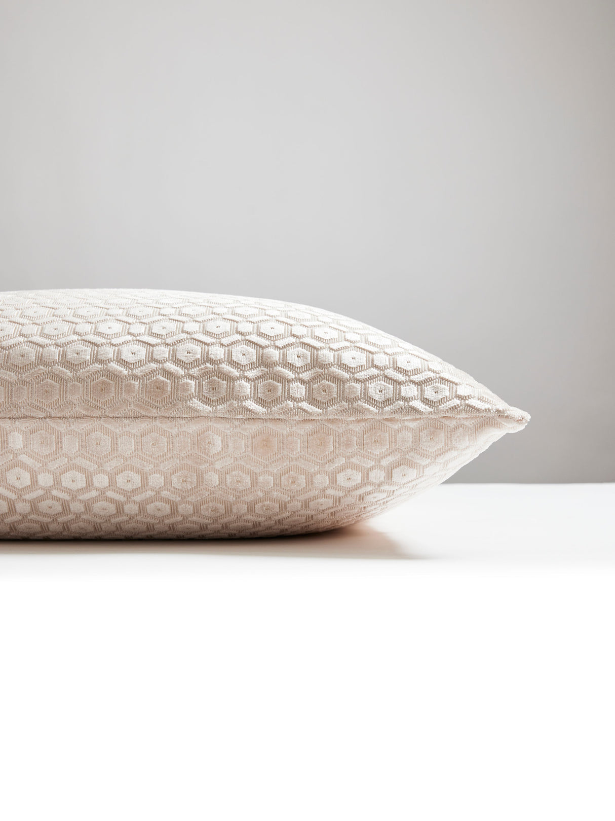 Scalamandre ZS 0002MANEPILL MANETTA PILLOW - Pillow Collecti